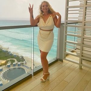 Meet your Posher, Aye